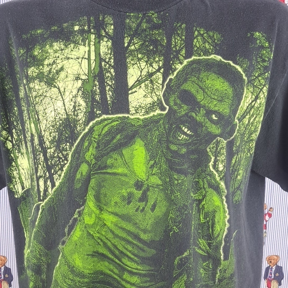 2000s big zombie graveyard gothic horror green & black fade graphic XL t-shirt - Picture 3 of 9